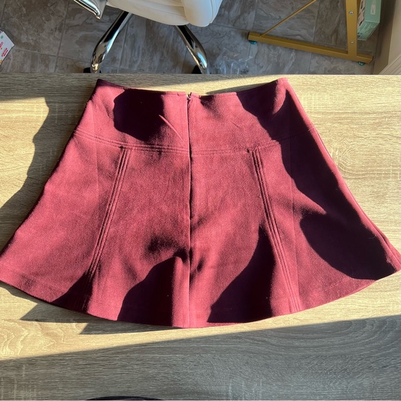 Faux suede Mini Skirt with flare - Picture 2 of 5